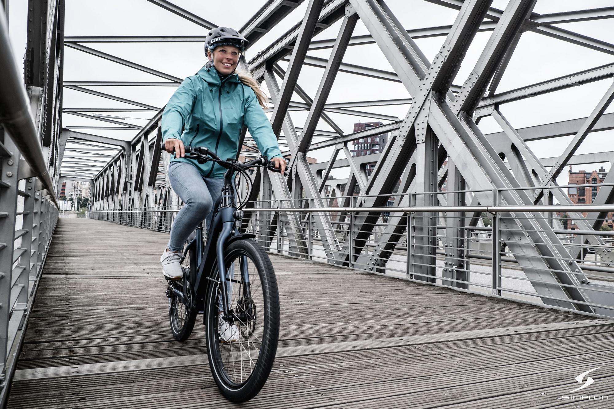 Entdecken Sie das Simplon E-Bike Kagu Neodrives in Aktion. Perfekt für urbane Abenteuer und stilvolles Pendeln.