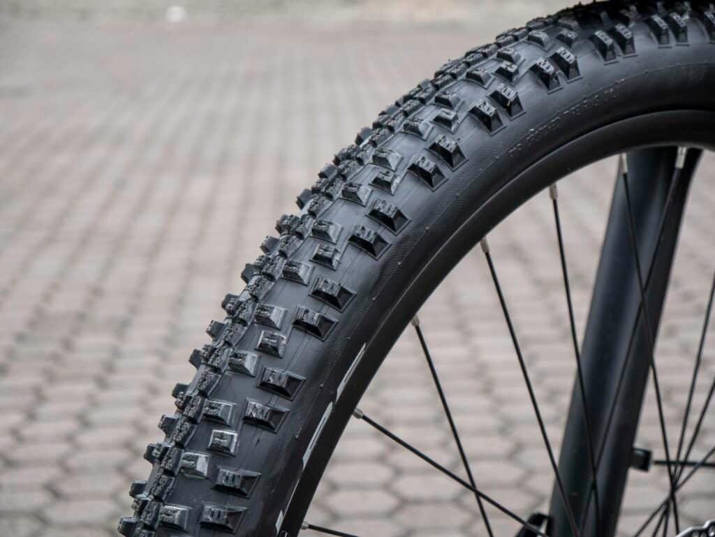 Nahansicht eines Reifens für ein Mountainbike