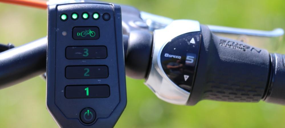 Das Bild zeigt die vanRaam App an einem Lenker