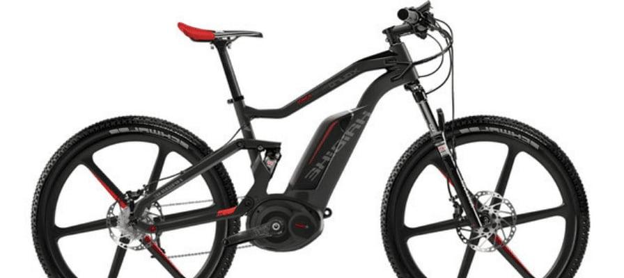Schwarzes Haibike XDURO E-Bike mit roten Akzenten