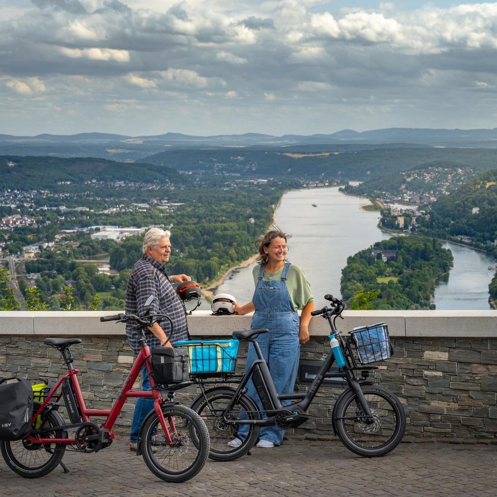 Entdecken Sie die neuen iSY P12 und XXL N3.8 E-Bikes. Perfekt für Ihre nächste Radtour mit atemberaubender Aussicht