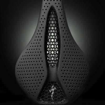 Sattel von Specialized mit 3D-gedrucktem Design und Carbonstruktur