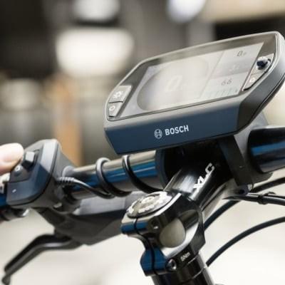 Bosch Nyon Display auf E-Bike-Lenker mit Bedienung