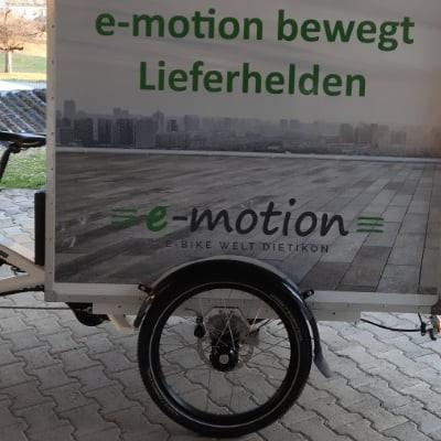 E-Bike mit Anhänger von e-motion für Lieferdienste
