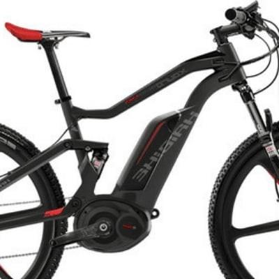 Schwarzes Haibike XDURO E-Bike mit roten Akzenten