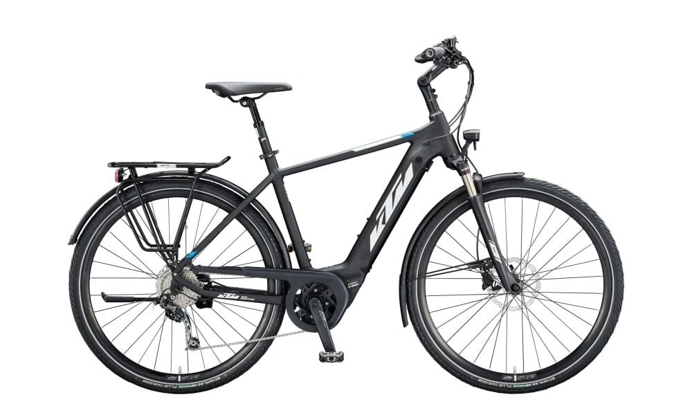 KTM E-Bike mit schwarzem Rahmen und Gepäckträger