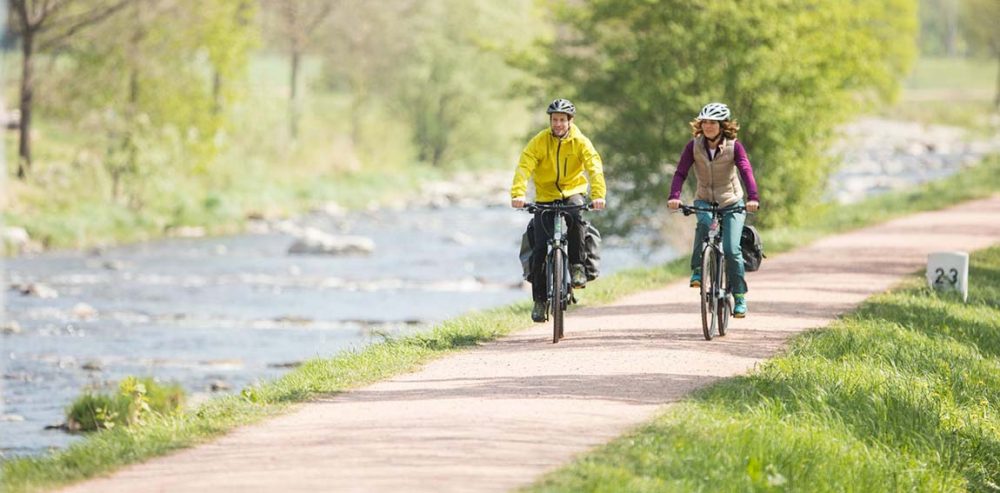 Das Cannondale Neo Lifestyle Trekking e-Bike mit Shimano Steps Antrieb und hydraulischer Felgenbremse ist ein zuverlässiger Begleiter in der Stadt und längere Pedelec-Ausflüge in der Natur.