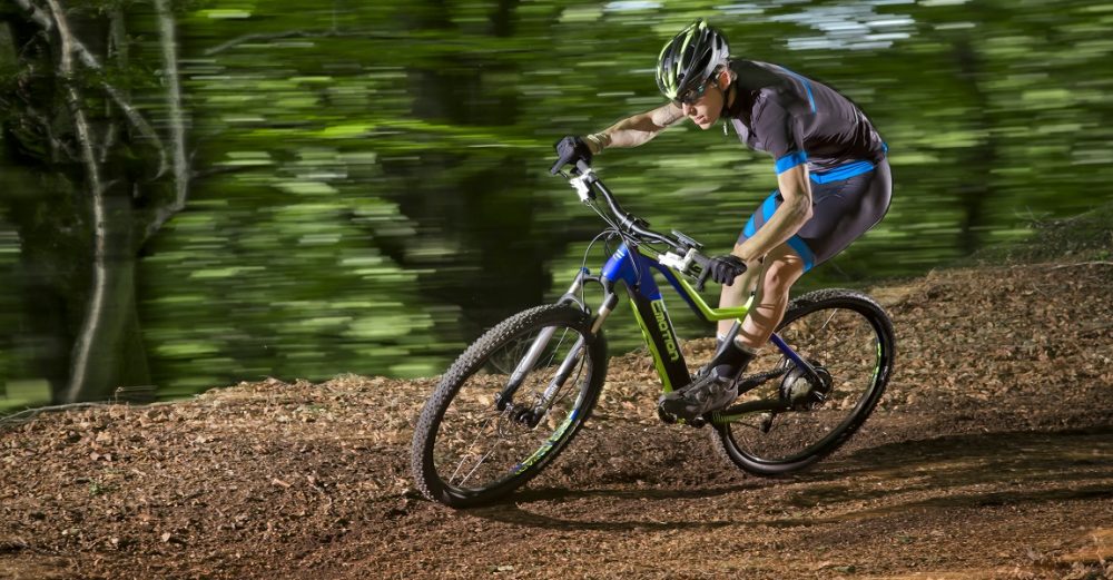 Sportliches BH e-Mountainbike mit Heckmotor