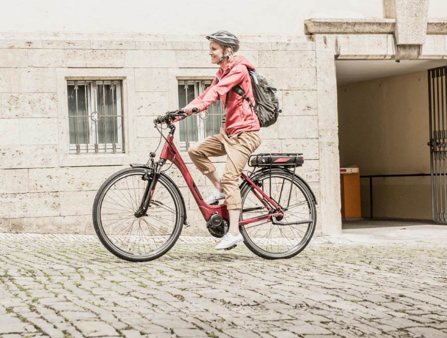 Das Yucatan von Winora ist ein City e-Bike mit Gepäckträger-Akku und einem leistungsstarken Pedelec-Antrieb.