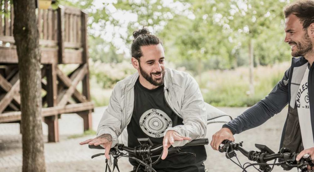 e-Mountainbikes und Trekking e-Bikes gestalten die Freizeit in der Natur aktiv
